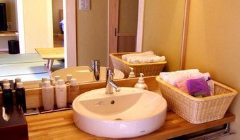 Onsen Yukyunohana Ryokan